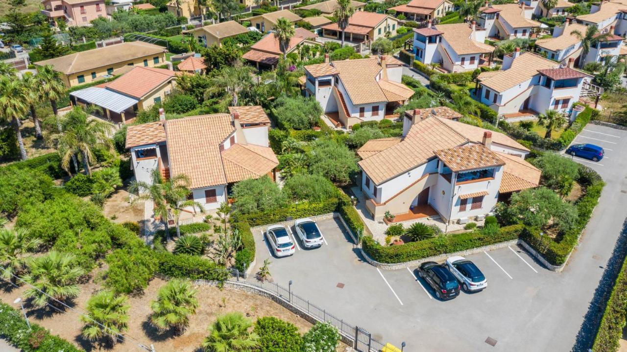 Sole Mare Deluxe Villa Campofelice Di Roccella Exterior foto