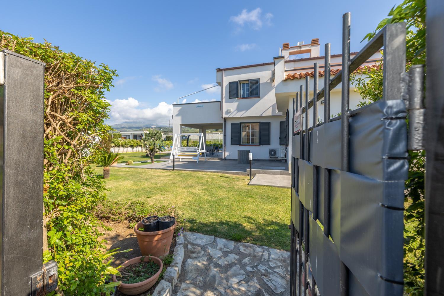 Sole Mare Deluxe Villa Campofelice Di Roccella Exterior foto