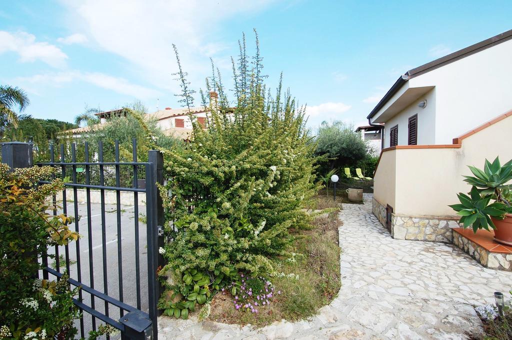 Sole Mare Deluxe Villa Campofelice Di Roccella Exterior foto