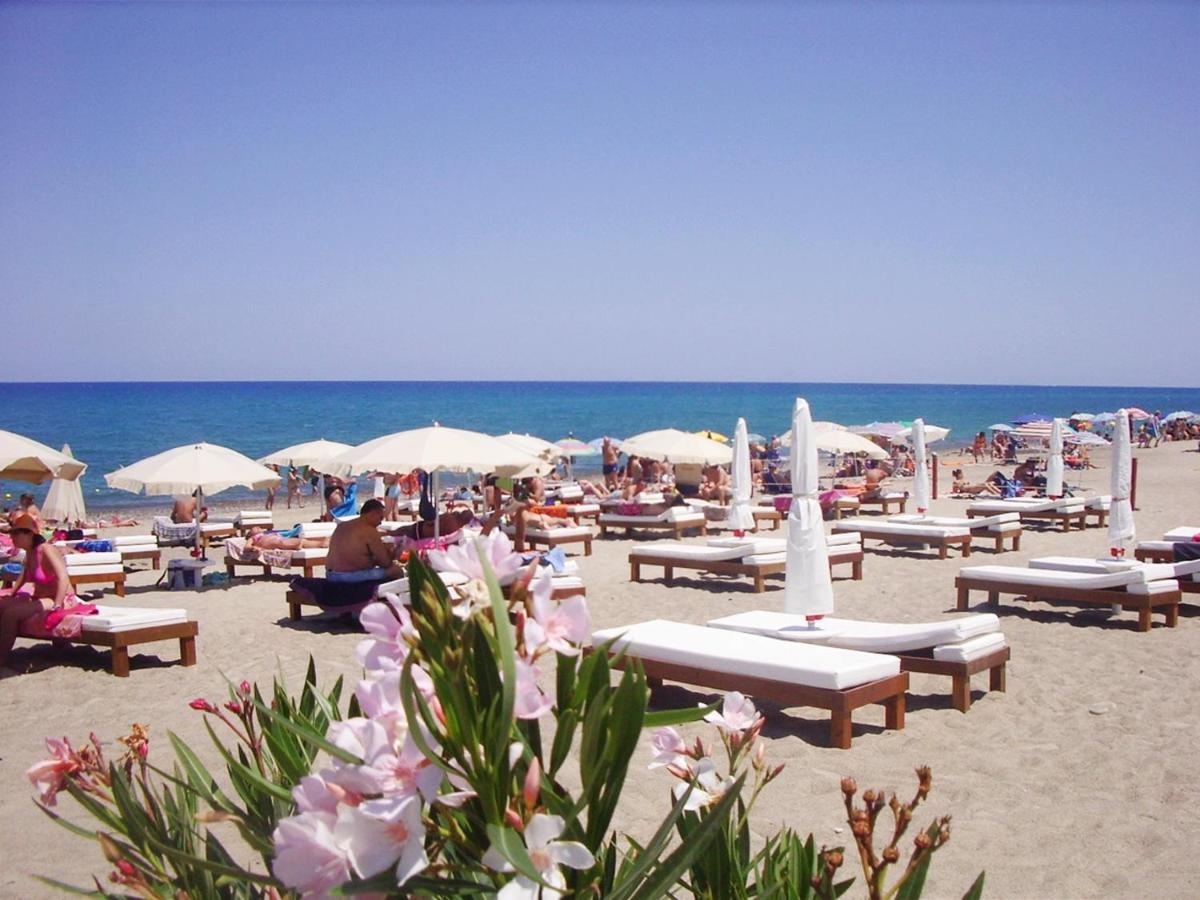 Sole Mare Deluxe Villa Campofelice Di Roccella Exterior foto
